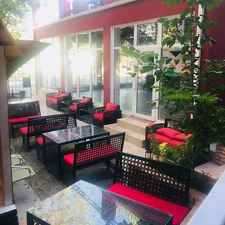 Lucky Fox Hotel Atyraū Екстериор снимка