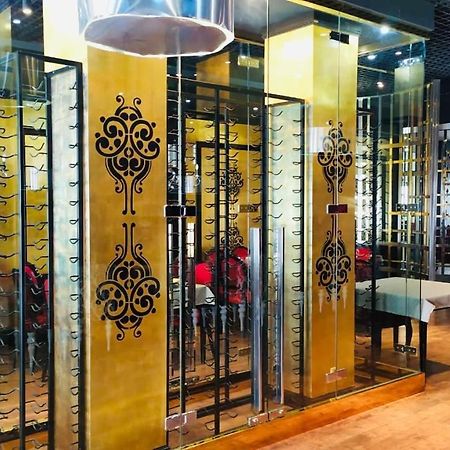 Lucky Fox Hotel Atyraū Екстериор снимка