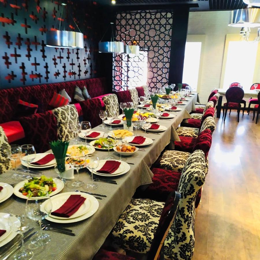 Lucky Fox Hotel Atyraū Екстериор снимка