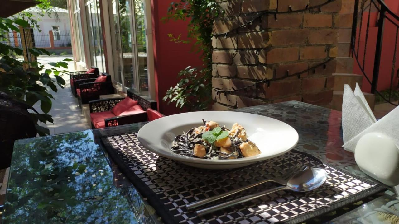 Lucky Fox Hotel Atyraū Екстериор снимка