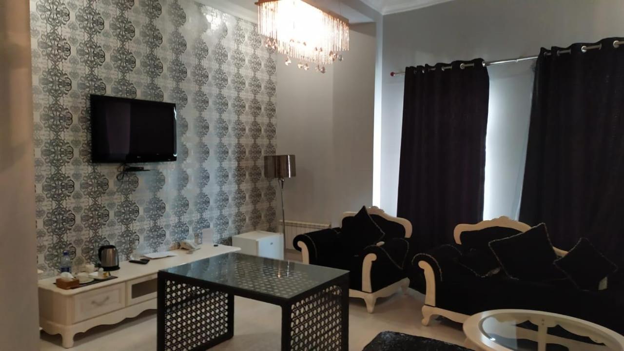 Lucky Fox Hotel Atyraū Екстериор снимка